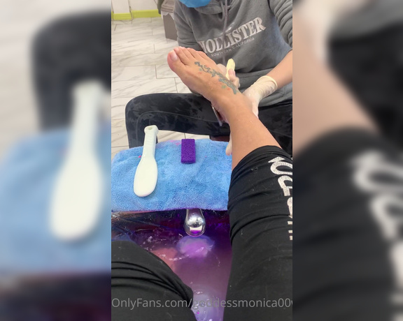 Goddess monica aka Goddessmonica00w OnlyFans - Clean those feet girl