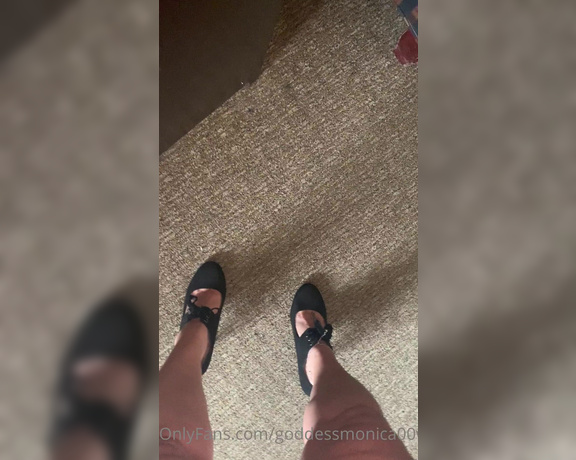 Goddess monica aka Goddessmonica00w OnlyFans - Toe cleavage in heels walk around from hotel room in Newark !!! Per fan request