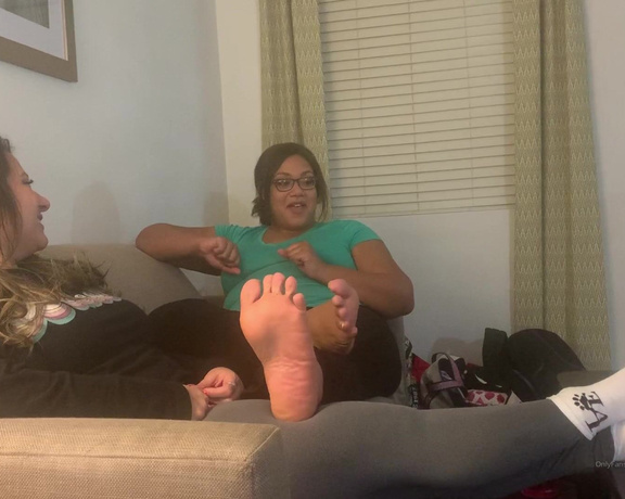 Goddess monica aka Goddessmonica00w OnlyFans - Smelly sneakers