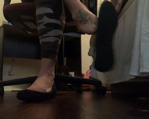 Goddess monica aka Goddessmonica00w OnlyFans - Flat dangle per your request