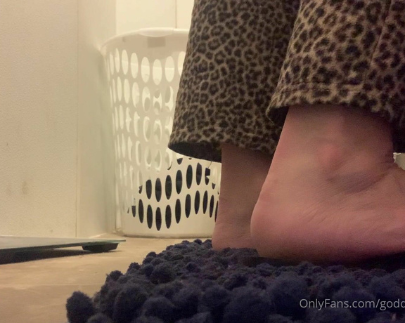 Goddess monica aka Goddessmonica00w OnlyFans - Morning routine I’m my flip flops of course