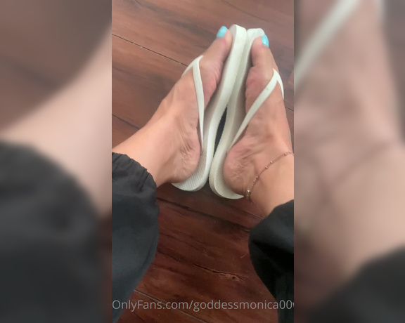 Goddess monica aka Goddessmonica00w OnlyFans - White old navy flip flop joi