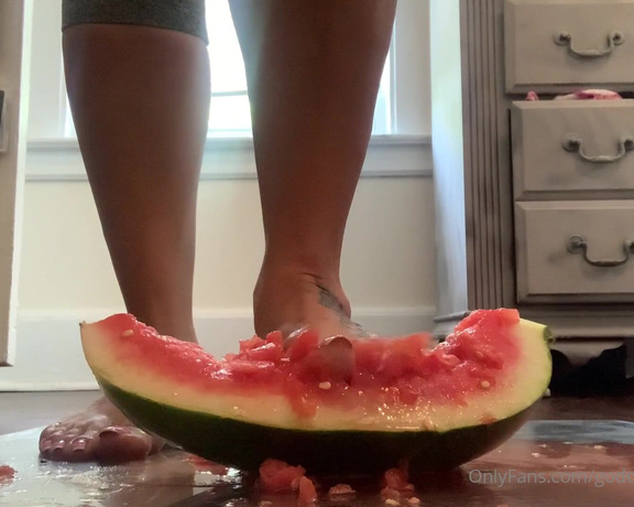 Goddess monica aka Goddessmonica00w OnlyFans - Watermelon and my feet fuck bringing it to the picnic