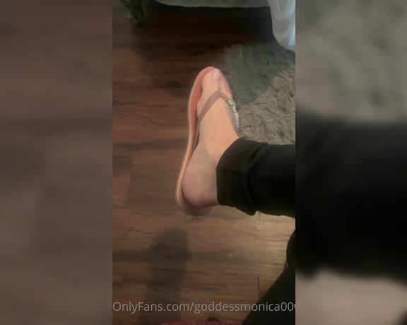 Goddess monica aka Goddessmonica00w OnlyFans - Flip flip tease per your request