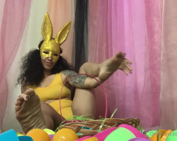 CrystalFins aka Crystalsinful OnlyFans - Im taking everything from everyone even this bunny eggs