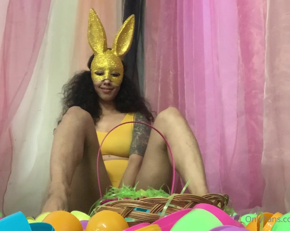 CrystalFins aka Crystalsinful OnlyFans - Im taking everything from everyone even this bunny eggs