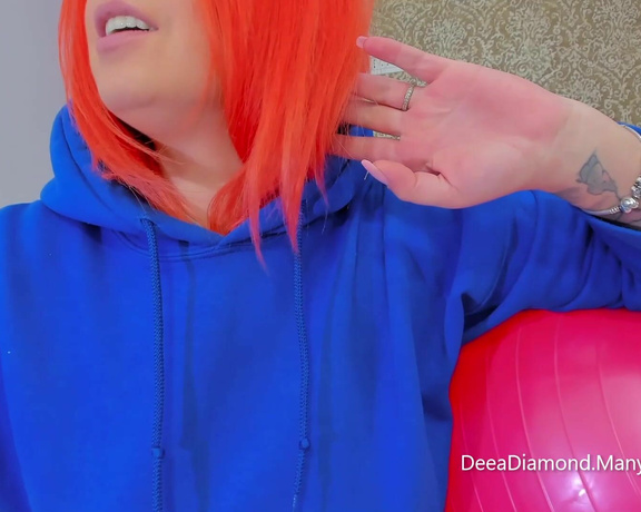Deea Diamond aka Deeadiamond OnlyFans - Do you like balloons Then lets have fun!
