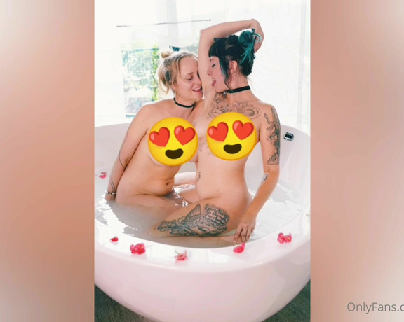 Freaky Fjonda aka Freakyfjonda OnlyFans - 3 of us magiccolab and 30%off for 30 people for the next 3 days to see it all httpsonlyfa