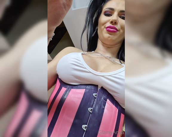 GlamyAnya aka Glamyanya OnlyFans - Caption this