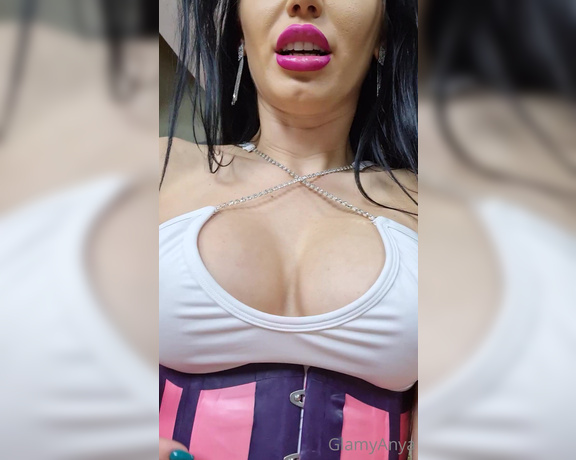 GlamyAnya aka Glamyanya OnlyFans - Caption this