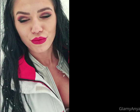 GlamyAnya aka Glamyanya OnlyFans - All Men Pay!