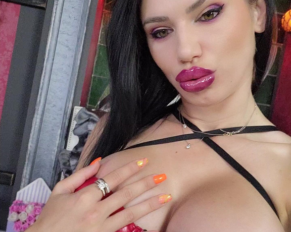 GlamyAnya aka Glamyanya OnlyFans - Ready to have some fun