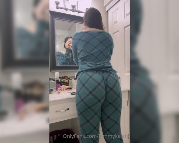 Kimmy Kalani aka Kimmykalani OnlyFans - Would this be distracting if my booty was jiggling everywhere in the house together hehe sometimes