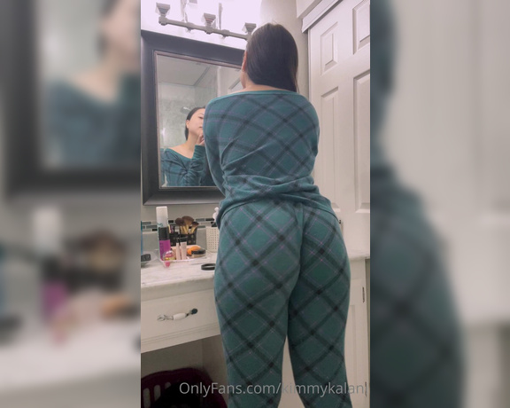 Kimmy Kalani aka Kimmykalani OnlyFans - Would this be distracting if my booty was jiggling everywhere in the house together hehe sometimes