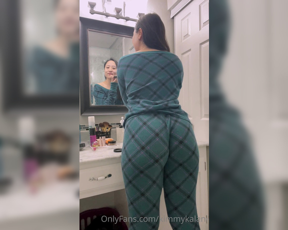 Kimmy Kalani aka Kimmykalani OnlyFans - Would this be distracting if my booty was jiggling everywhere in the house together hehe sometimes