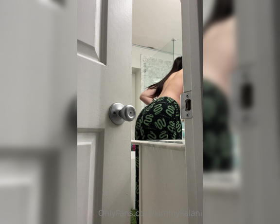 Kimmy Kalani aka Kimmykalani OnlyFans - Your roommate catches you spying on her undressing for the shower tst tst naughty naughty boy