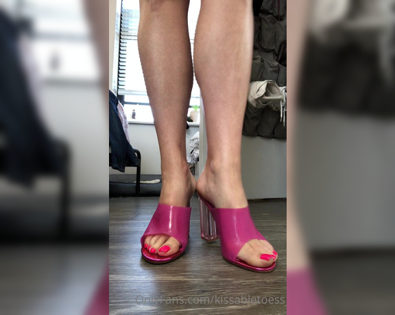 Kissable Toes aka Kissabletoess OnlyFans - Good morning! Taking out my summer shoes finally!!!!