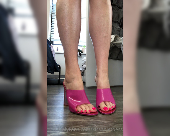 Kissable Toes aka Kissabletoess OnlyFans - Good morning! Taking out my summer shoes finally!!!!