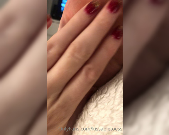 Kissable Toes aka Kissabletoess OnlyFans - So you like close ups