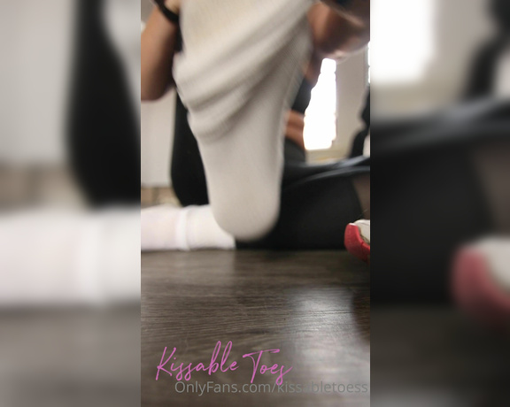 Kissable Toes aka Kissabletoess OnlyFans - You better watch the whole thing, and I want you to cum so hard