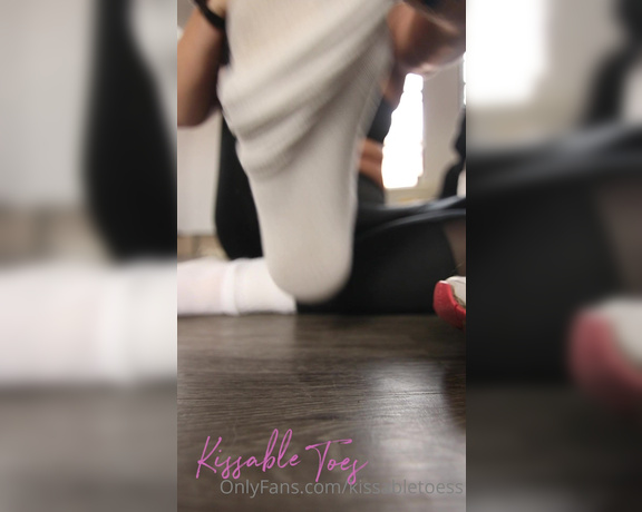 Kissable Toes aka Kissabletoess OnlyFans - Told you they smell tooo damn good after a workout