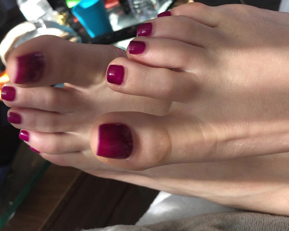 Kissable Toes aka Kissabletoess OnlyFans - Big plans