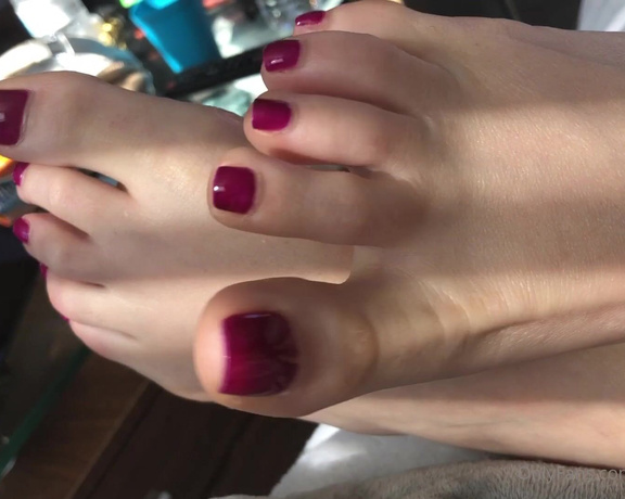 Kissable Toes aka Kissabletoess OnlyFans - Big plans