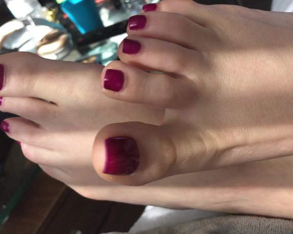 Kissable Toes aka Kissabletoess OnlyFans - Big plans