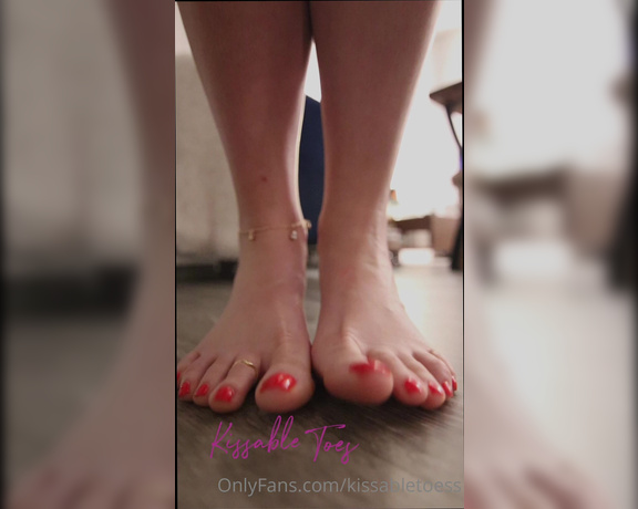 Kissable Toes aka Kissabletoess OnlyFans - The Ultimate Toes tease Now where is your dick