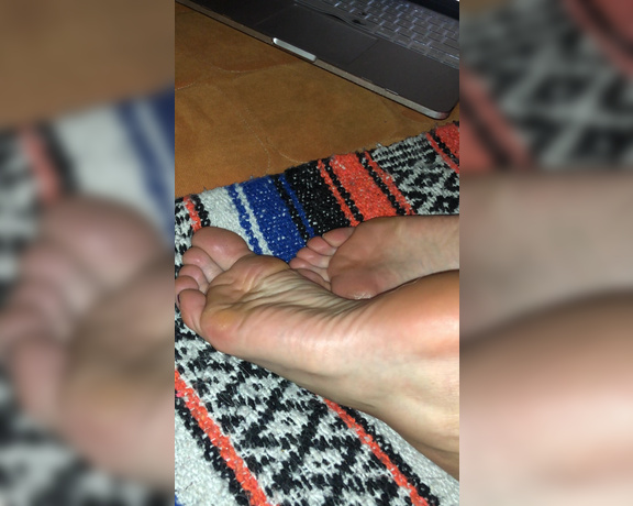 Kissable Toes aka Kissabletoess OnlyFans - Gave Sole Collector a BJHJ last night with some instructions to cum on my soles that are in perfect