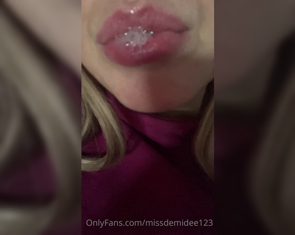 Miss Demi Dee aka Missdemidee123 OnlyFans - Do my pink, sweet, soft, innocent lips make your little Shrimp curl