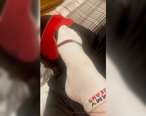 Miss Demi Dee aka Missdemidee123 OnlyFans - Foot worshipping is my favourite