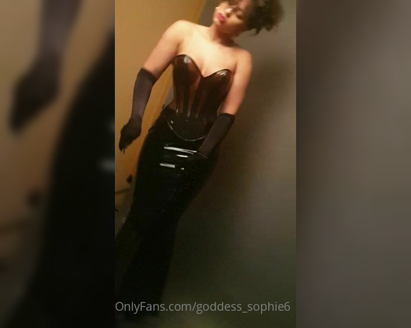 Mistress Sophie aka Mrs_sophie667 OnlyFans - Still got tolove this behind the scenes video