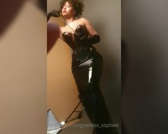 Mistress Sophie aka Mrs_sophie667 OnlyFans - Still got tolove this behind the scenes video
