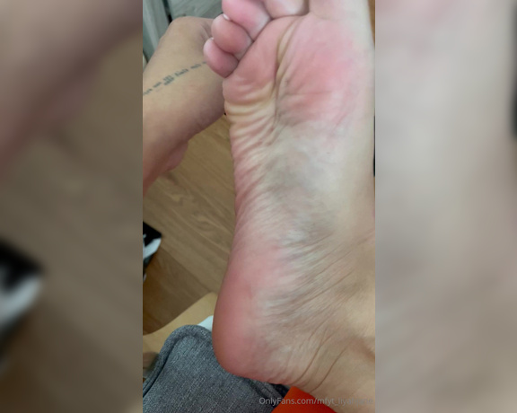 myf33tyourtreat aka Mfyt_liyahjane OnlyFans - Testing these new sneakers to see if they soak my feet in sweat through socks too… Wow they super 1