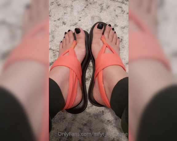 myf33tyourtreat aka Mfyt_liyahjane OnlyFans - Lick my sandals clean nerd!