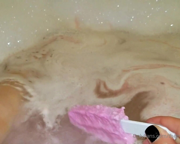 myf33tyourtreat aka Mfyt_liyahjane OnlyFans - Bath bomb pink Watching the bath bomb and bubble around my pretty wet black lacquered toes just