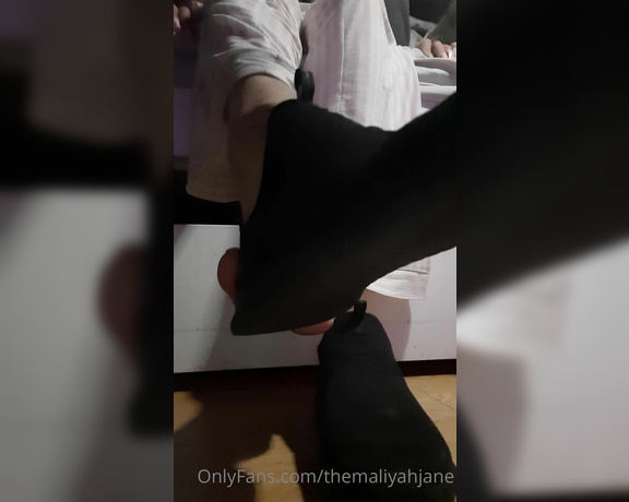 myf33tyourtreat aka Mfyt_liyahjane OnlyFans - These sketchers make my feet smell like hell omg