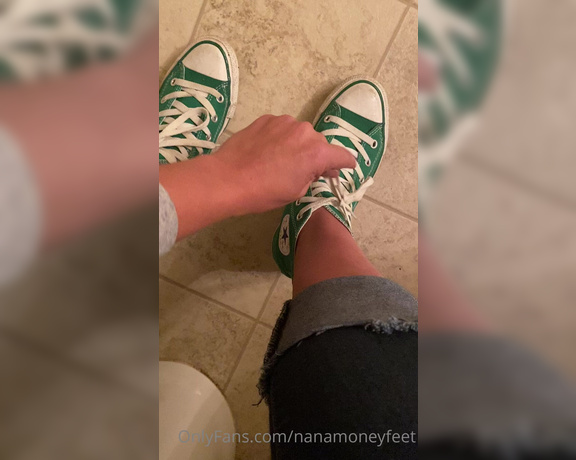 NaNaDaGoDD aka Nanamoneyfeet OnlyFans - SOCK N SHOE REMOVAL!!!