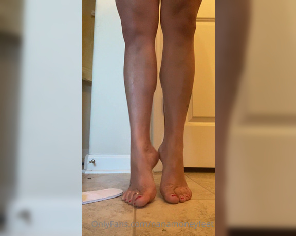 NaNaDaGoDD aka Nanamoneyfeet OnlyFans - TWERK AND FOOT WORK