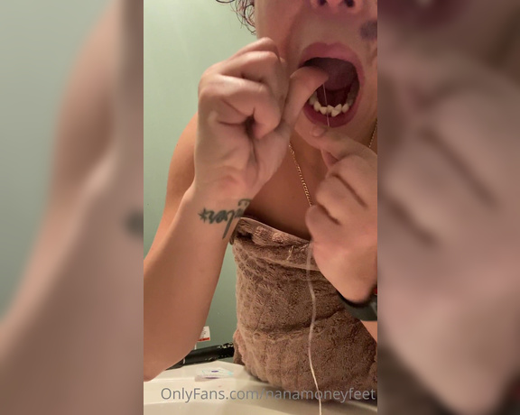 NaNaDaGoDD aka Nanamoneyfeet OnlyFans - MOUTH N TEETH IMPRESSIONS!! So weird non love it!! 3