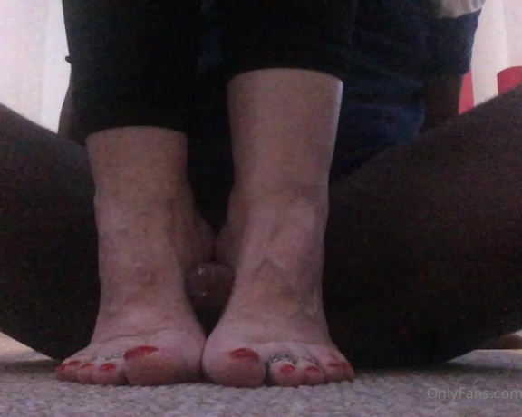 Rosie aka Missrosie1974 OnlyFans - Again, humping my Tip toed feet!