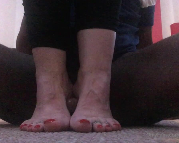 Rosie aka Missrosie1974 OnlyFans - Again, humping my Tip toed feet!