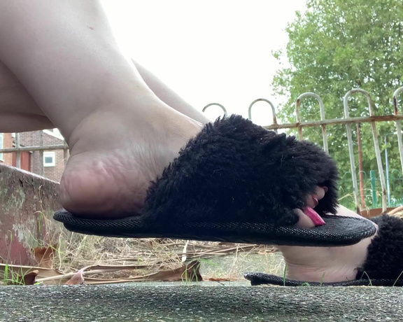 Rosie aka Missrosie1974 OnlyFans - Getting too cold for these beauties