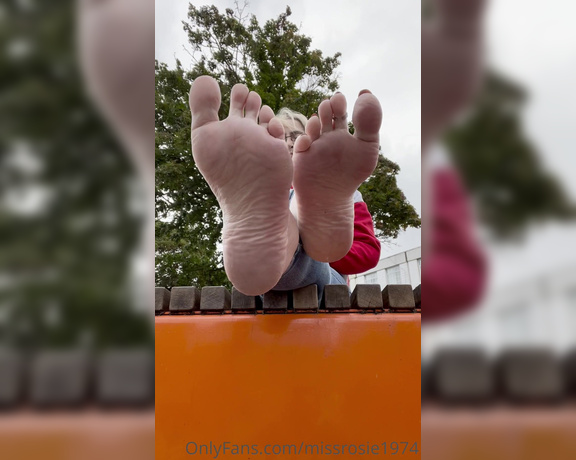 Rosie aka Missrosie1974 OnlyFans - Gold pedi, breezy day out and about
