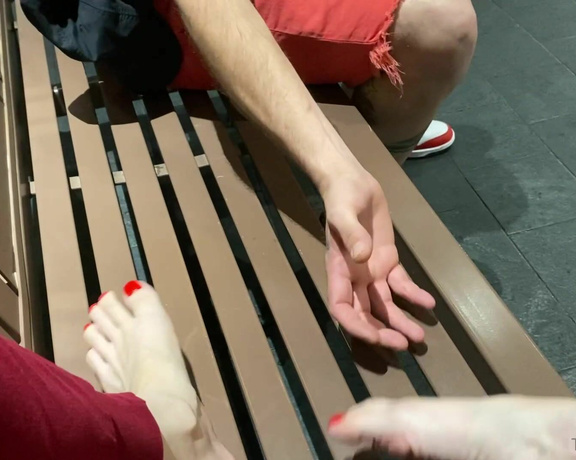 Tickles Soft Soles aka Ticklessoftsoles OnlyFans - A little tickle time outside the MGM Grand