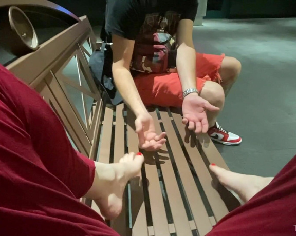 Tickles Soft Soles aka Ticklessoftsoles OnlyFans - A little tickle time outside the MGM Grand