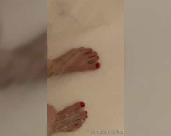 Tickles Soft Soles aka Ticklessoftsoles OnlyFans - Good morning, my foot boys