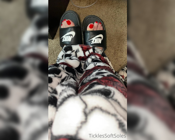 Tickles Soft Soles aka Ticklessoftsoles OnlyFans - Perfect toes for you It’s time for another pedicure The first to sponsor gets to pick the color &