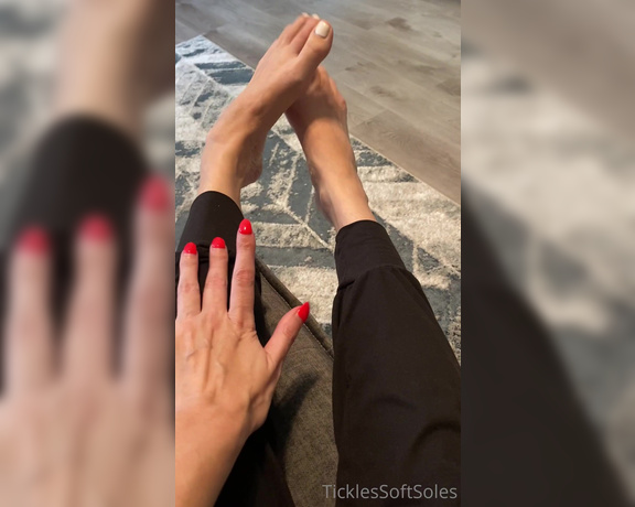 Tickles Soft Soles aka Ticklessoftsoles OnlyFans - Mani pedi day!! Be on of my fav foot boys and contribute & I’ll send you a special treat of my new